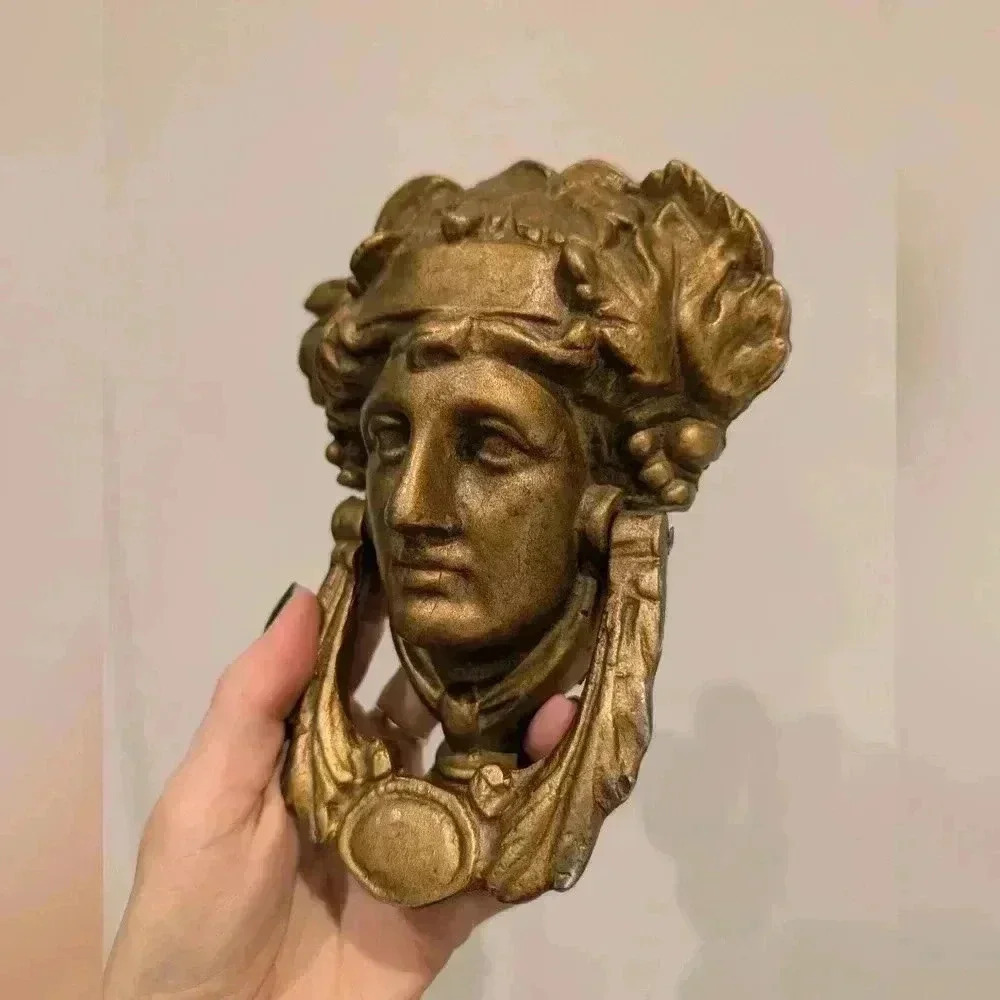 Antique large heavy brass  Athena door knocker - Picture 2 of 10
